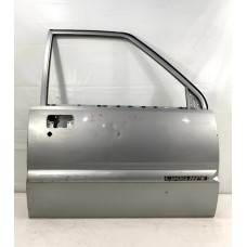 Porta Dianteira Direita Mitsubishi L200 Quadrada 1999 A 2005 Direito Prateado Dianteira