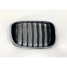 Grade Frontal Direita Bmw X5 2008 Original 19297610 Prateado Preto